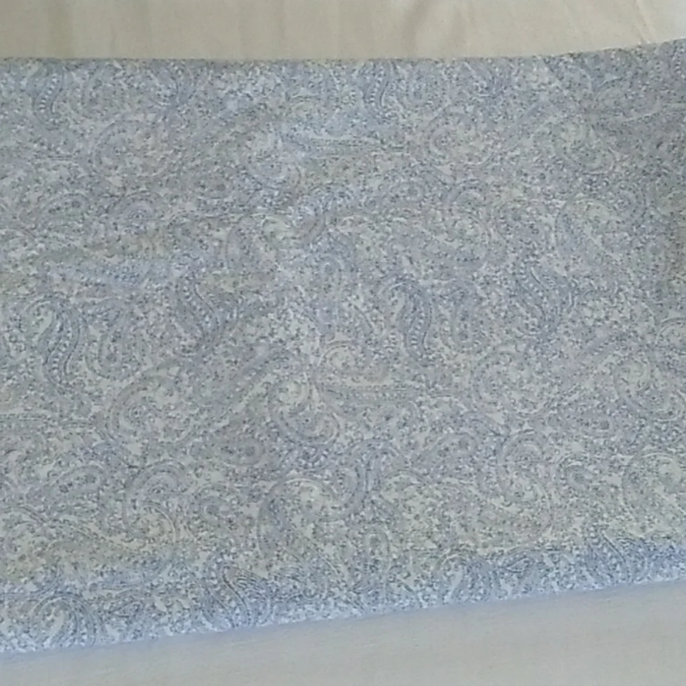 Ralph Lauren Queen Flat Sheet Blue White Paisley Print 100% cotton